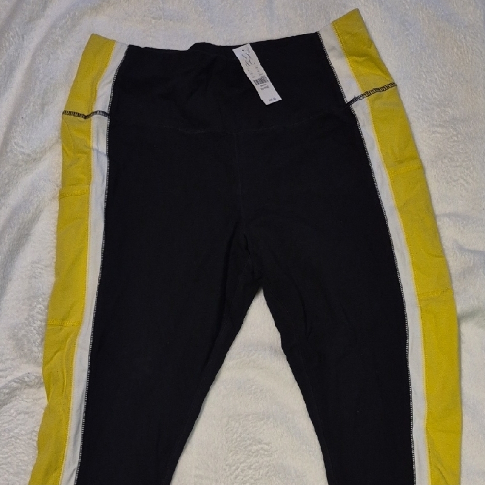 New York & Company Black and Yellow Sporty Leggings